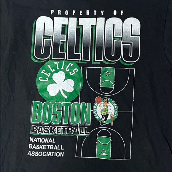 Boston Celtics NBA Basketball Large Sports Retro Black New Crewneck Tshirt - Picture 4 of 5